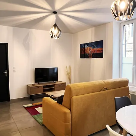 Hyper-centre Avec Garage Securise Αζάν