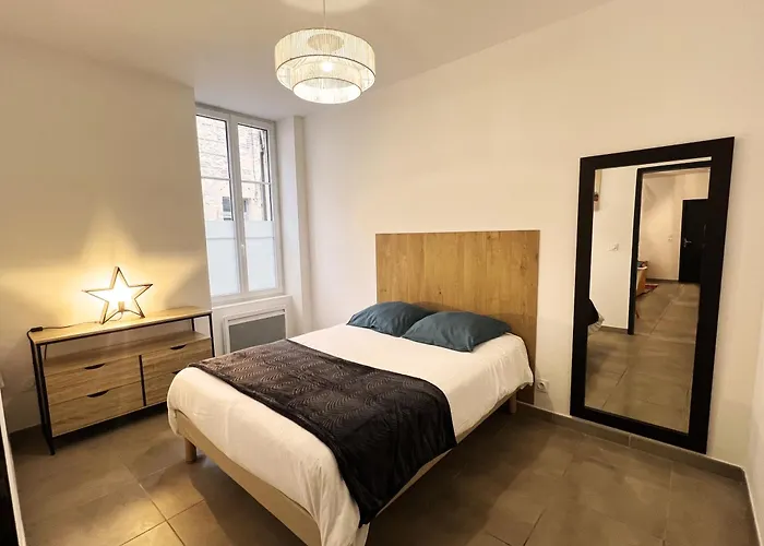 Hyper-centre Avec Garage Securise * Agen