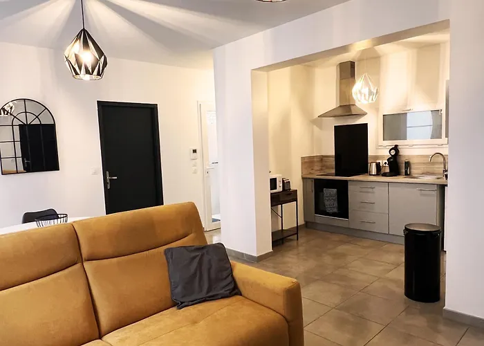 Hyper-centre Avec Garage Securise *