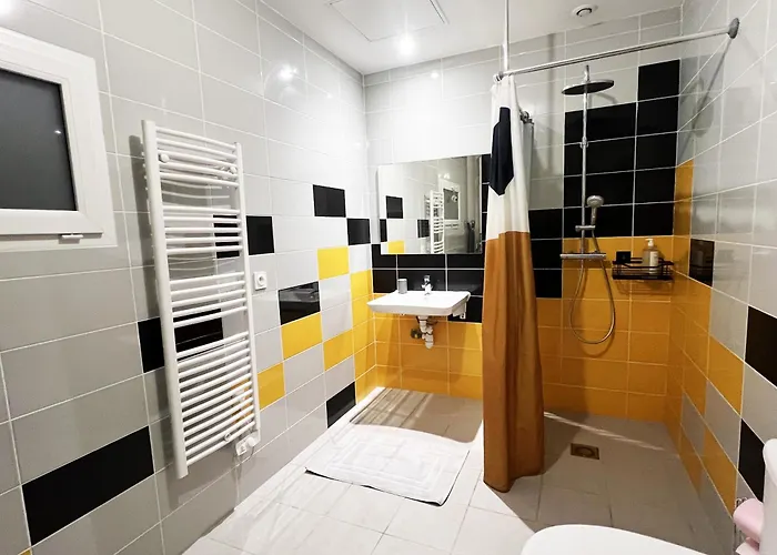 Hyper-centre Avec Garage Securise * Agen